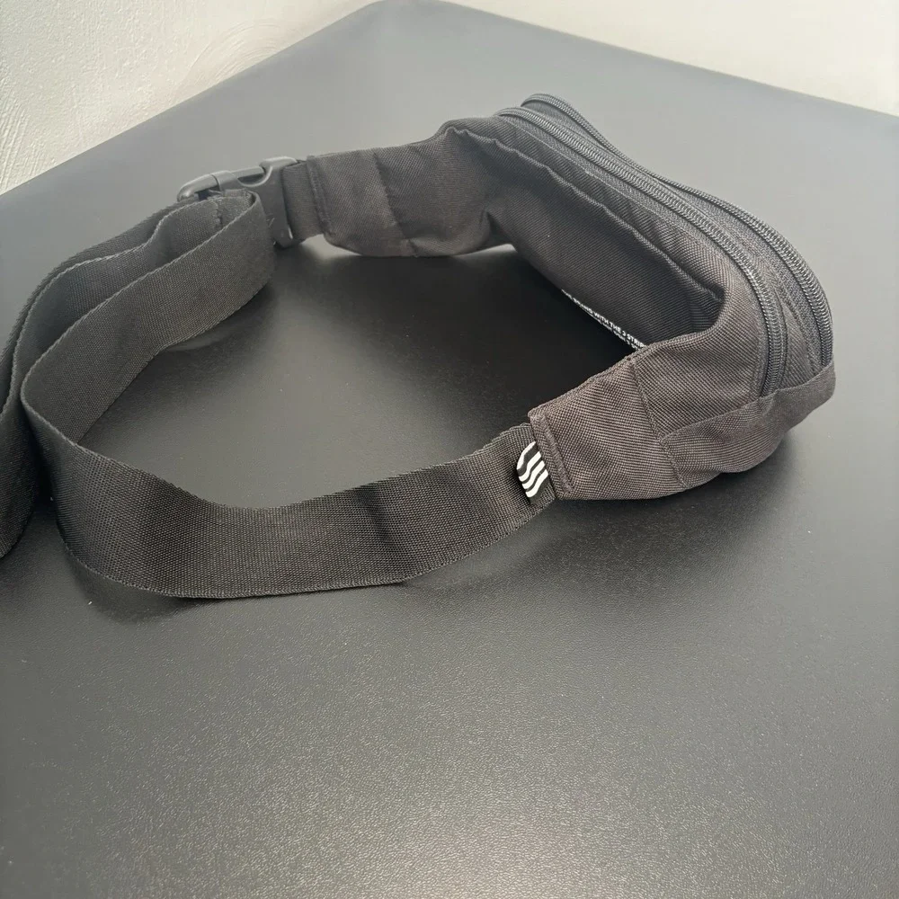 Adidas‎ Original Fanny Pack Sport 3 Stripes Black White Adjustable Zipper Bag